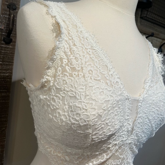 Aerie Lacey padded‎ bra - Picture 2 of 9